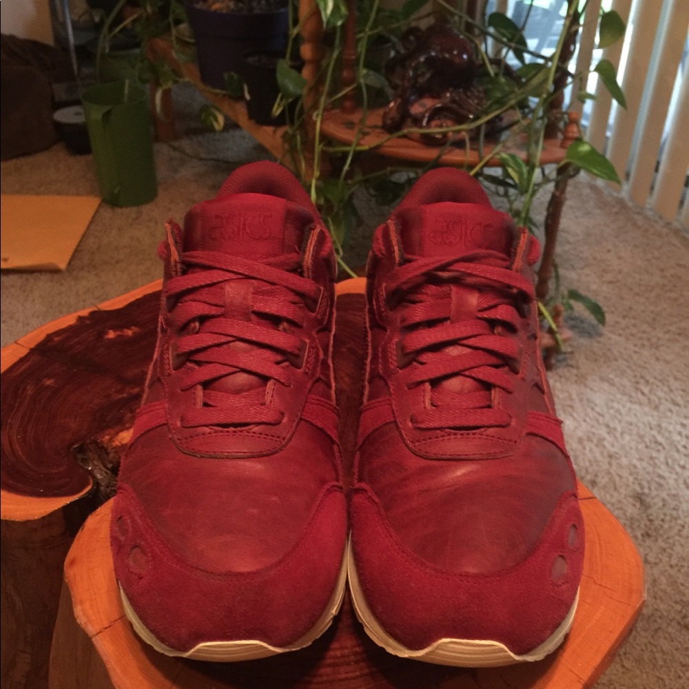 ASICS Ontisuka Tigers Size 9.5 Mens! - Picture 2 of 5